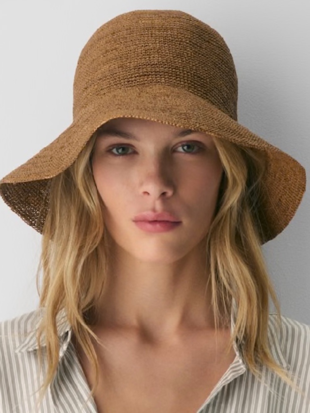 Aritzia Sunbeam Raffia Short-Brim Hat, Packable, Rich Caramel